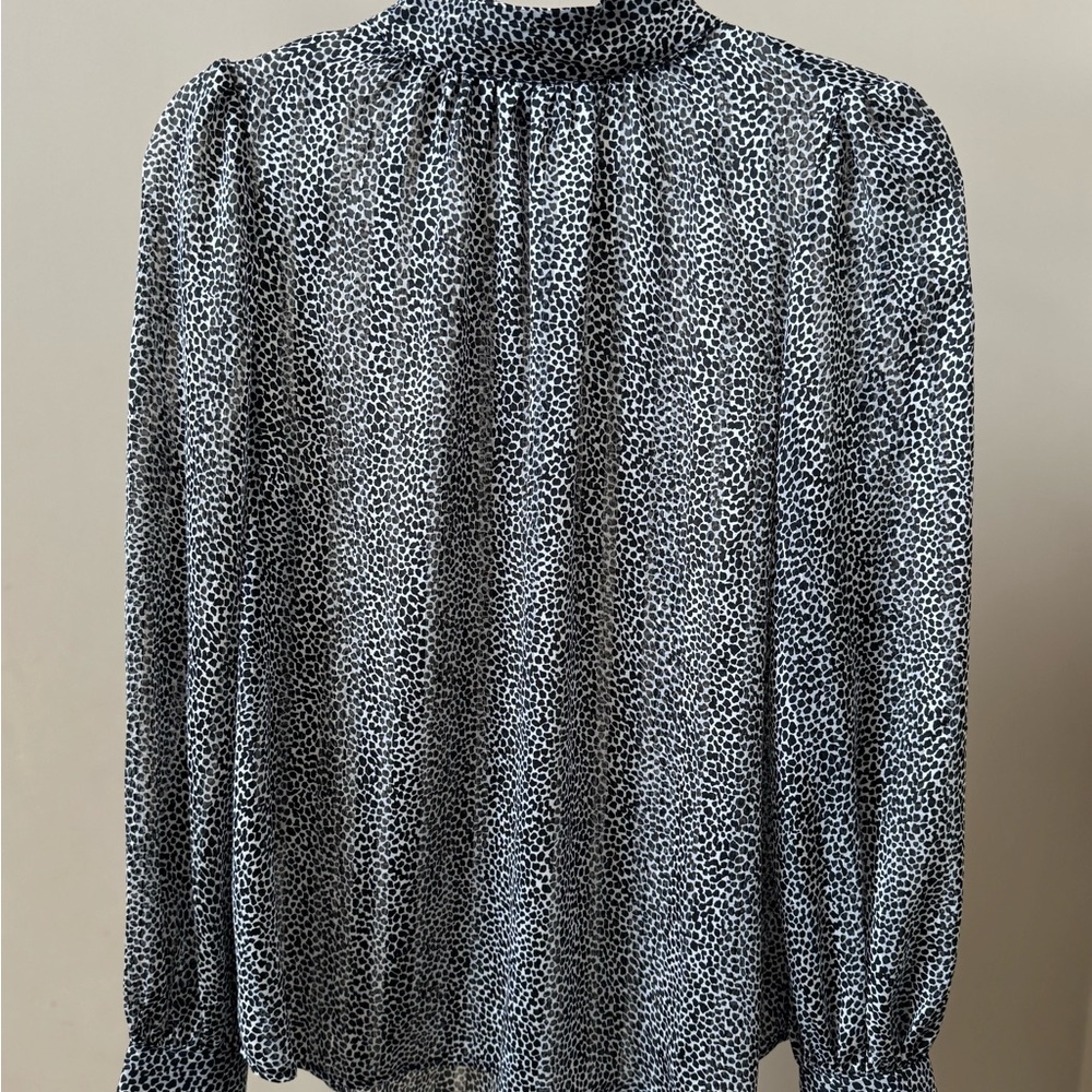 H&M Black and White Patterned Blouse